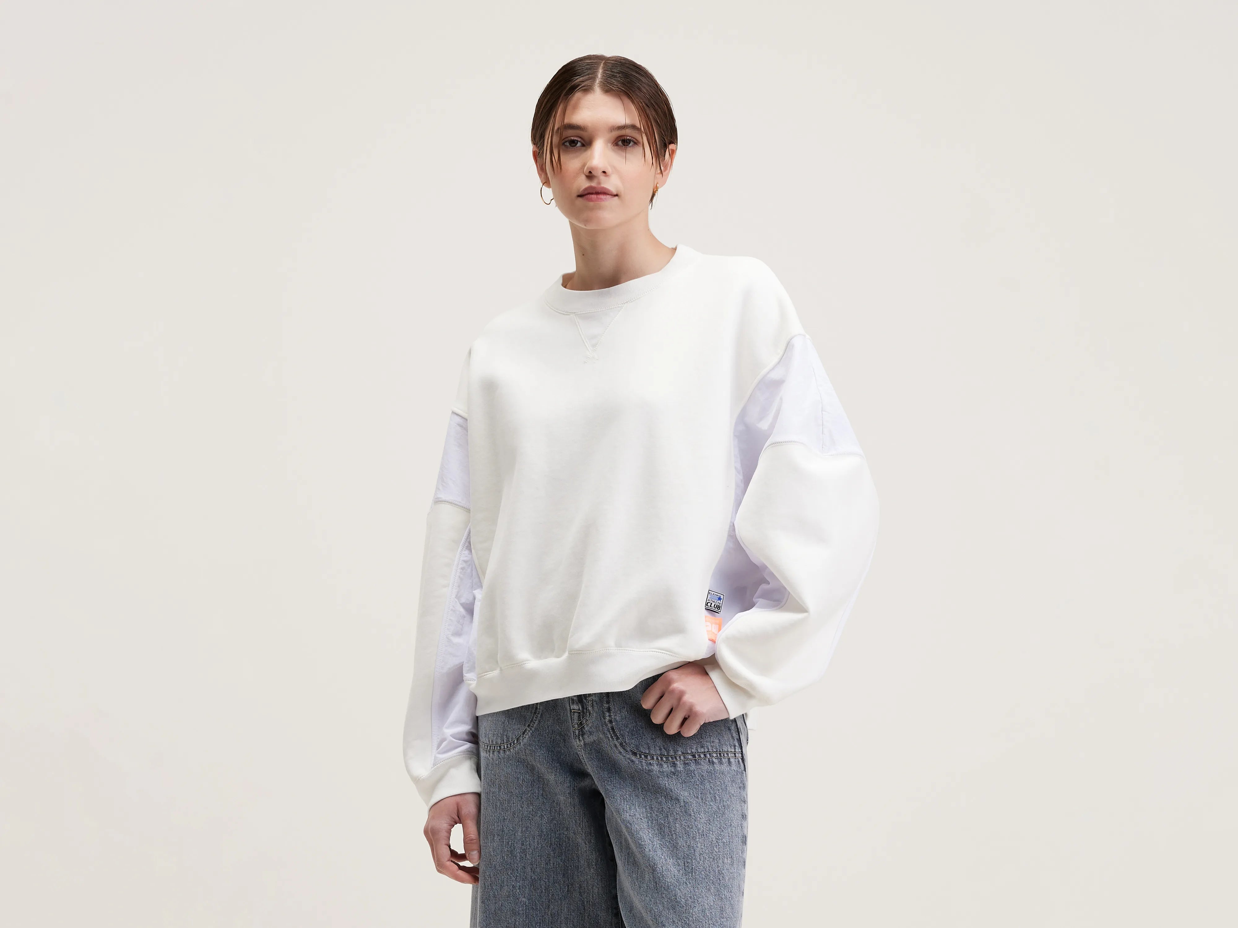 Flips round-neck sweatshirt (242 / W / VINTAGE WHITE) Hoodie with Hem Detail Decorative Unique Flips round-neck sweatshirt (242 / W / VINTAGE WHITE) Hoodie with Hem Detail Decorative Unique