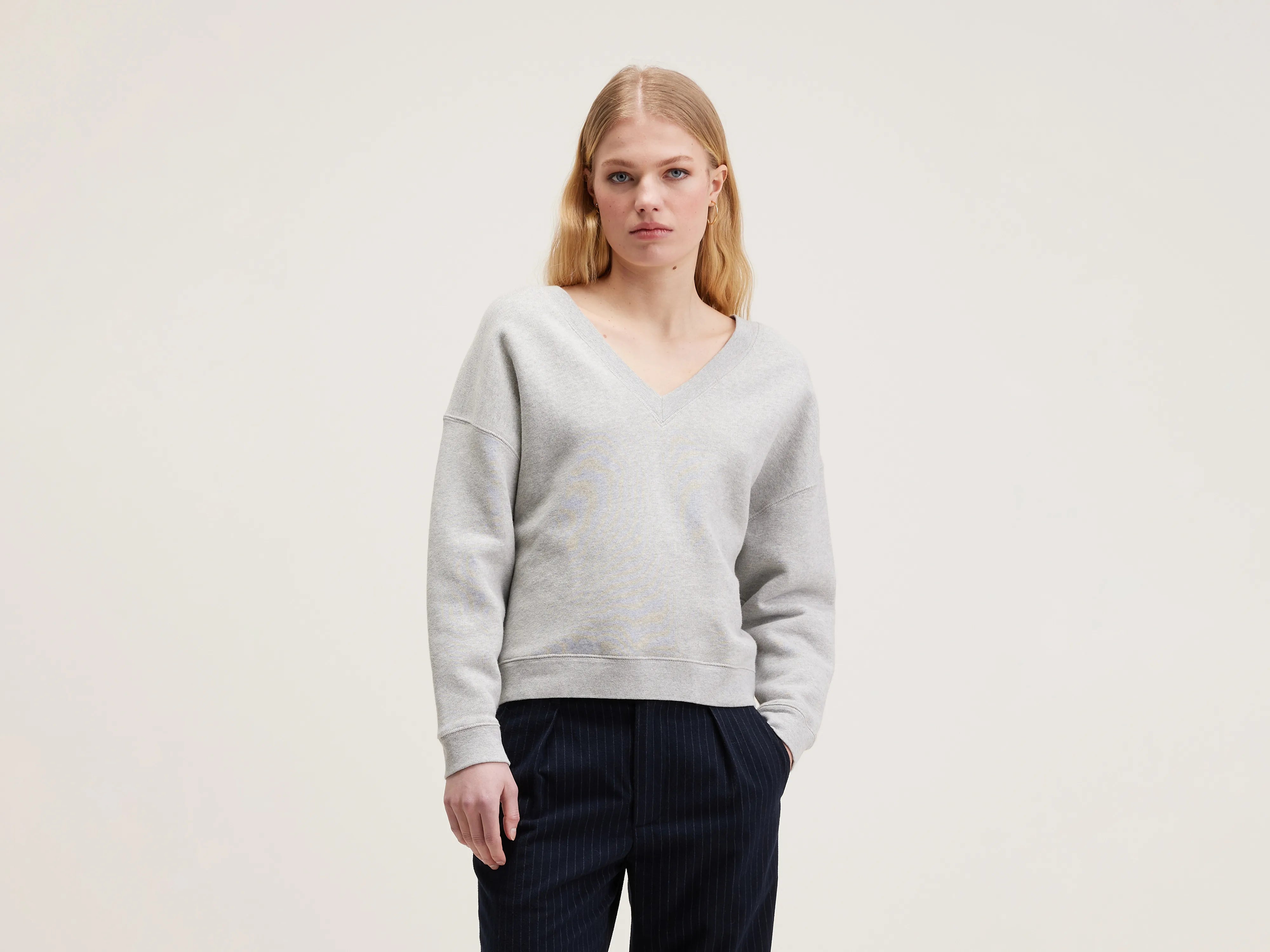 Fellow v-neck sweatshirt (242 / W / H. GREY) Hoodie with Patch Decorative Personalized Fellow v-neck sweatshirt (242 / W / H. GREY) Hoodie with Patch Decorative Personalized