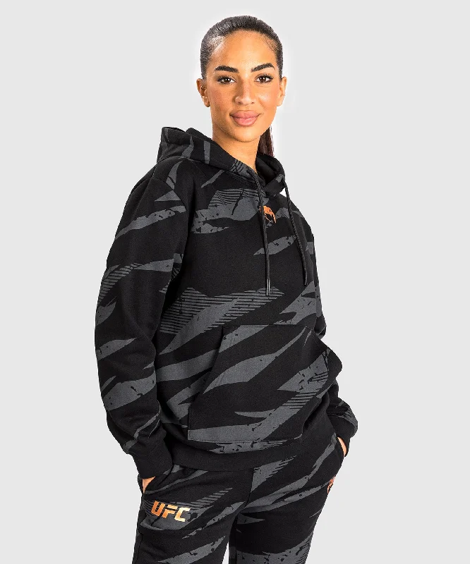 Sweatshirt À Capuche pour Femmes UFC Adrenaline by Venum Fight Week - Urban Camo Zippered Buttoned Snapped Sweatshirt À Capuche pour Femmes UFC Adrenaline by Venum Fight Week - Urban Camo Zippered Buttoned Snapped