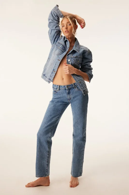 Katie 99 Low Straight Jean Fashionable Slouchy Fit Jeans